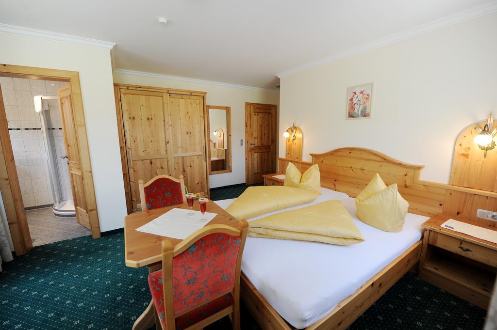 Hotel Garni Landhaus Platzer Zell am Ziller Εξωτερικό φωτογραφία